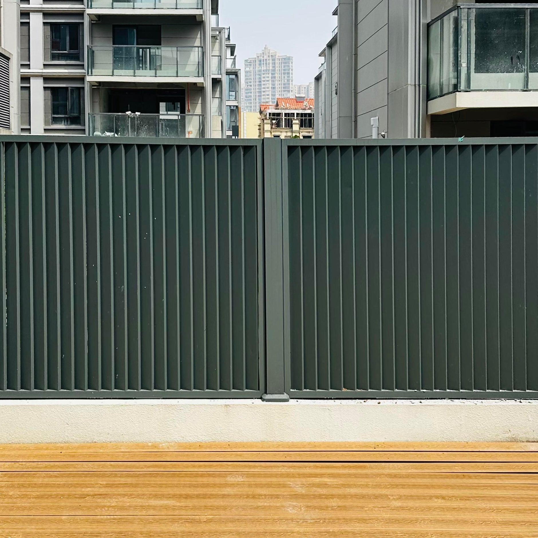 Waterproof UV Resistant Aluminum Alloy Vertical Fence for Patio Deck Anti-Corrosion