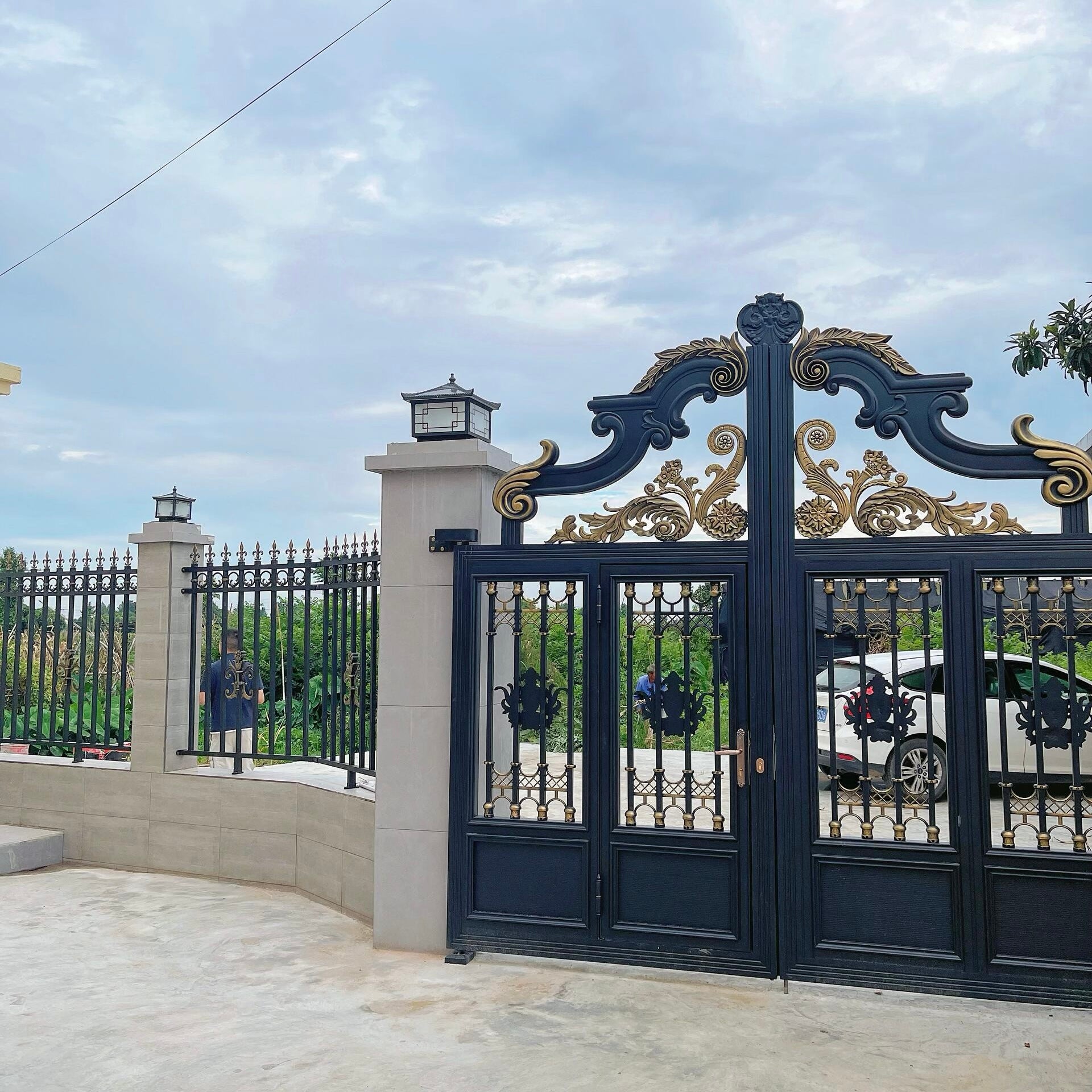 Rust Proof Aluminum Alloy Double Swing Gate European Cut Out Style with Side Pedestrian Gate for Villa Yard