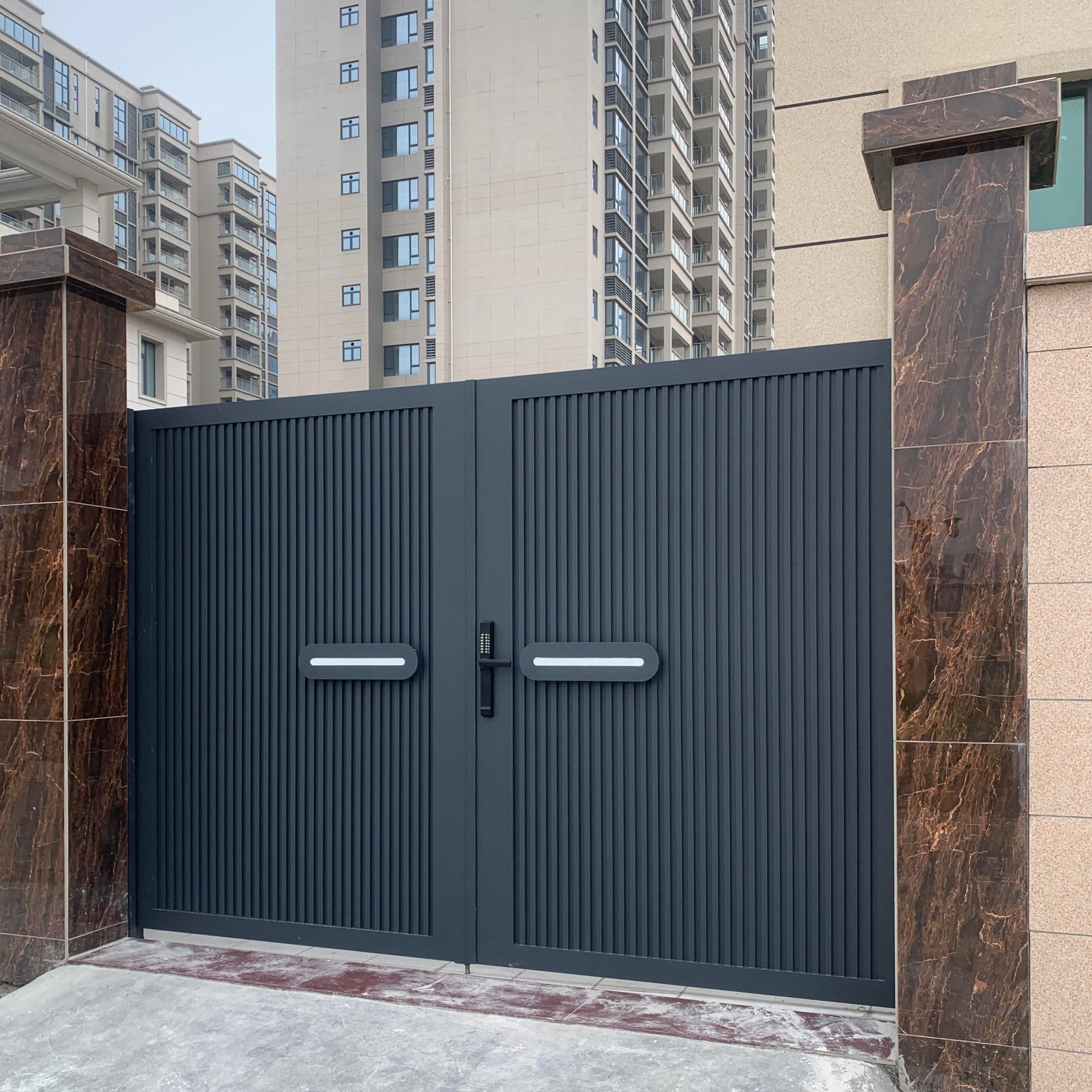 Aluminum Alloy Double Swing Gate for Villa Courtyard Heavy Duty Automatic Opening System with Remote Control Weatherproof