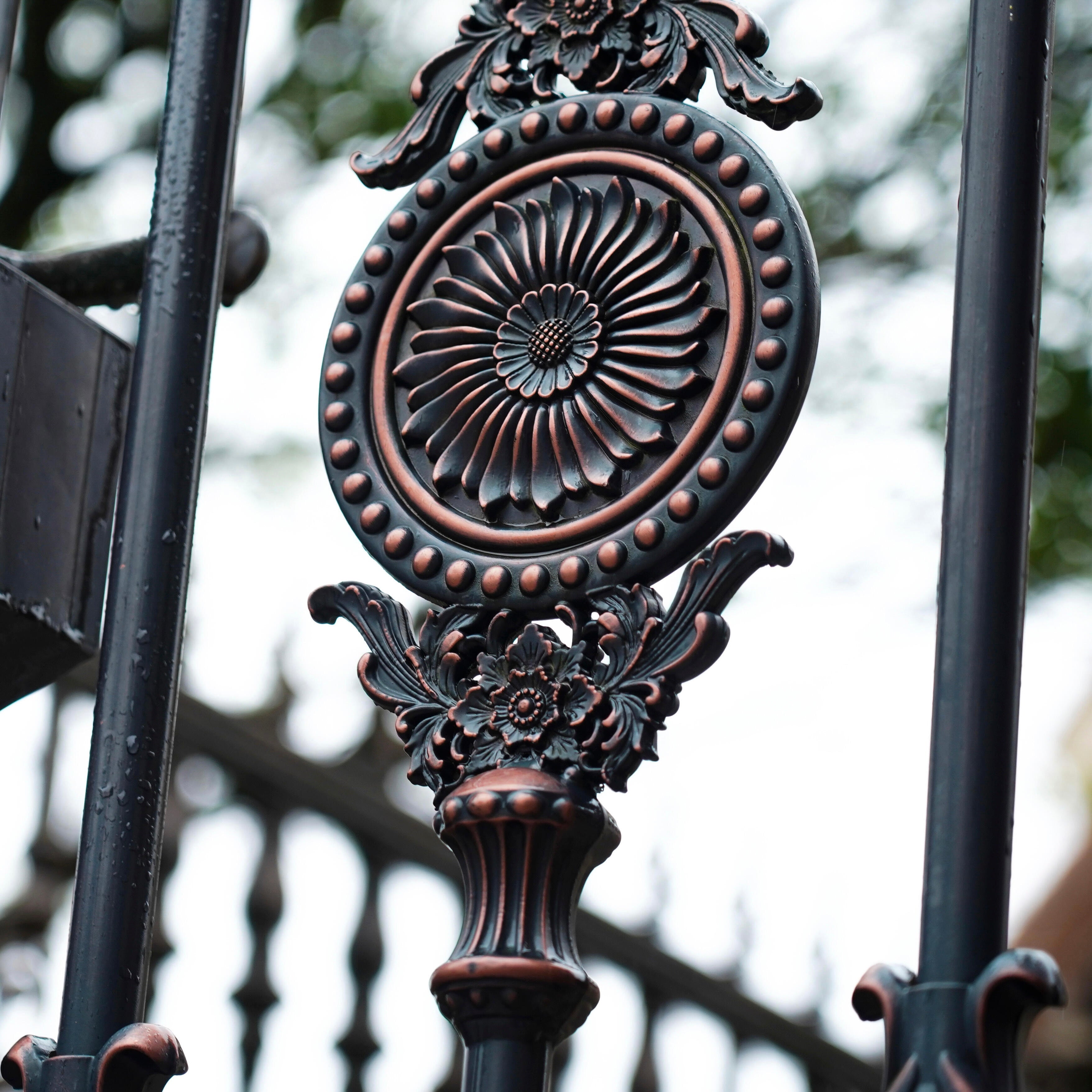 Exquisite Craftsmanship Aluminum Double Swing Gate European Cut Out Style for Courtyard Entry Weather Resistant Long Life