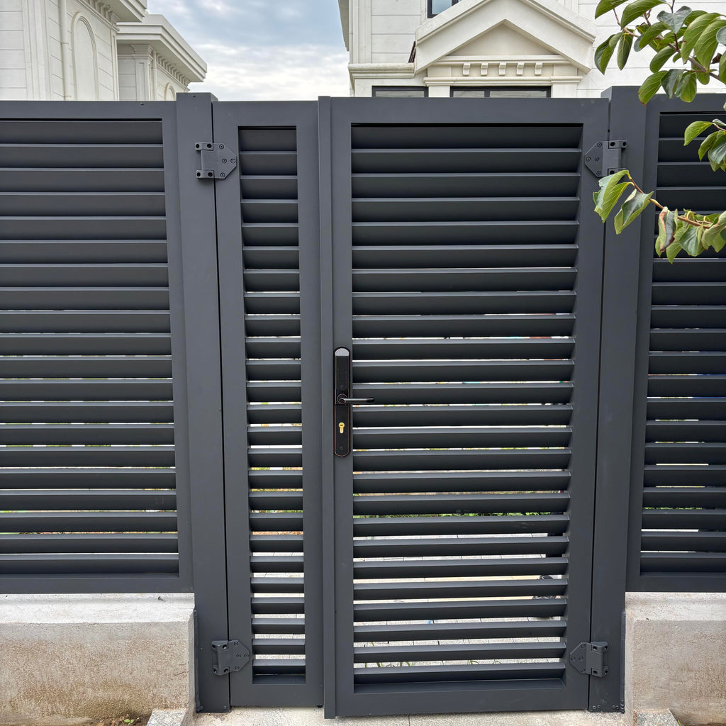 Easy Assembly Aluminum Fence Maintenance-Free Horizontal Slat Fencing with Anti-Rust Coating for Villa and Garden