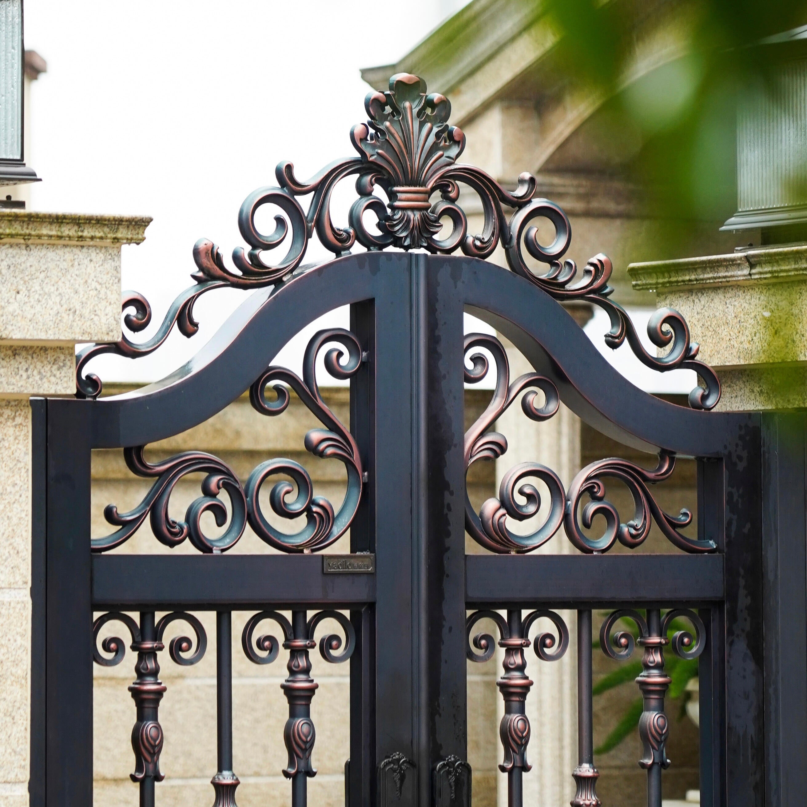 Exquisite Craftsmanship Aluminum Double Swing Gate European Cut Out Style for Courtyard Entry Weather Resistant Long Life