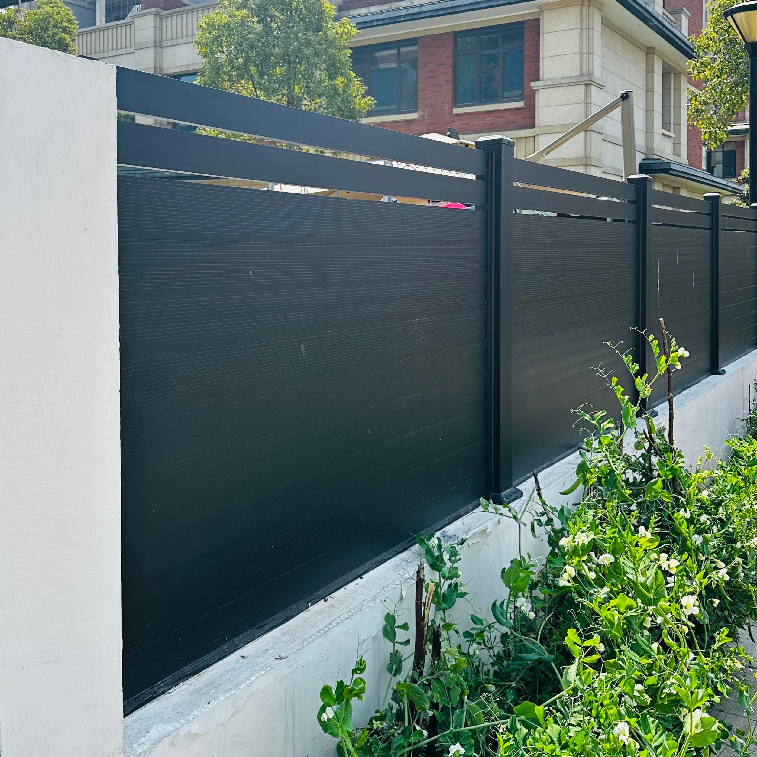 Powder Coated Black Aluminum Horizontal Slat Fence for Outdoor Garden Rust Free Quick Fit