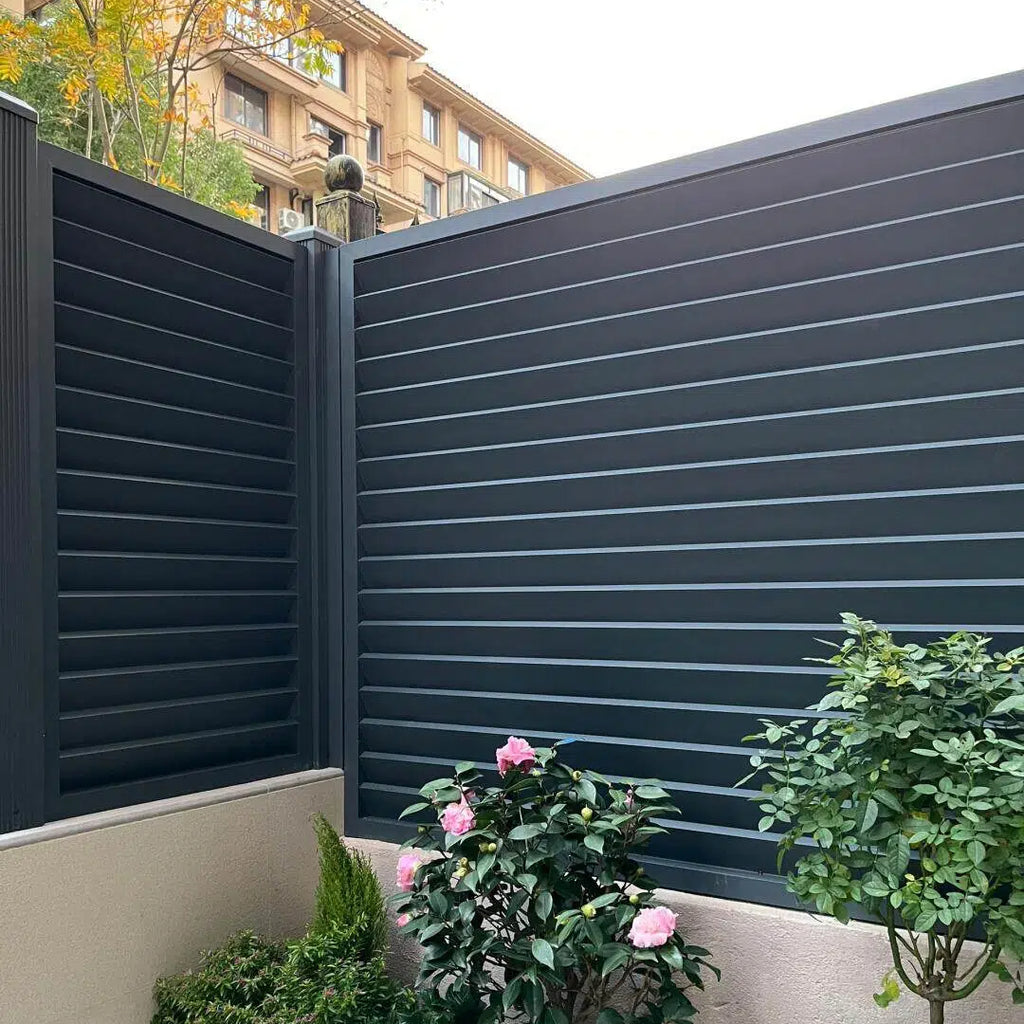 Customizable Aluminum Privacy Fence Panels Horizontal Slat Outdoor Garden Metal Fence Wholesale