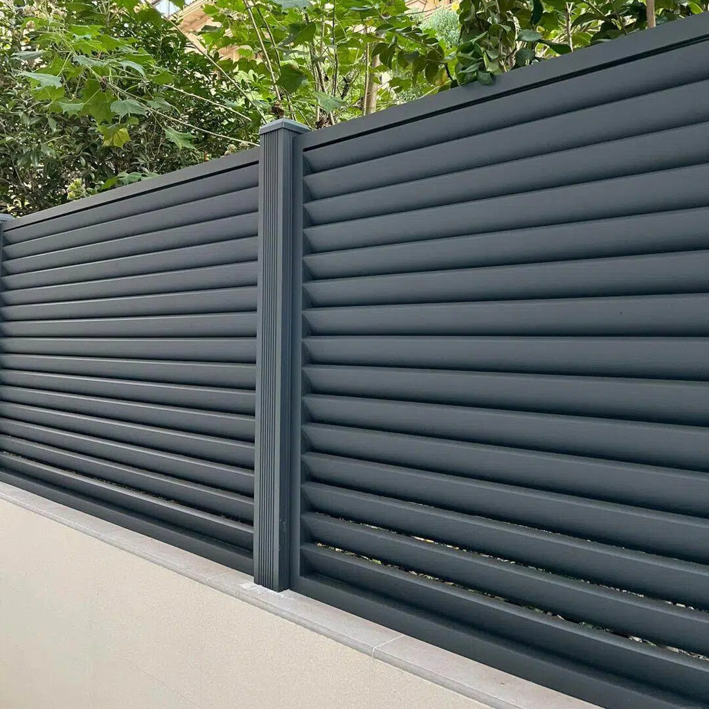 Customizable Aluminum Privacy Fence Panels Horizontal Slat Outdoor Garden Metal Fence Wholesale