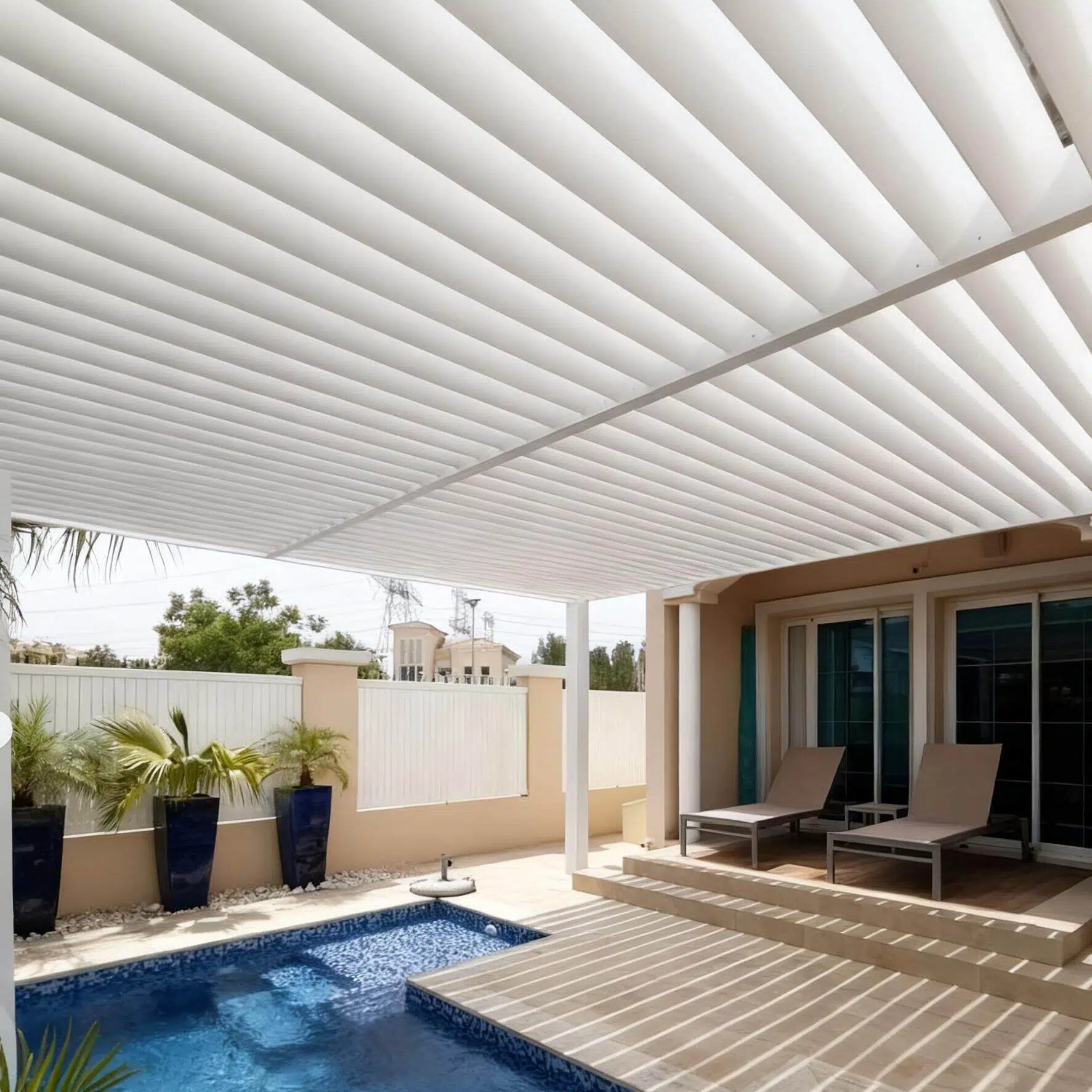 Modern Weatherproof Aluminium Alloy Electric Retractable Louver Pergola Eco-Friendly Custom Size for Outdoor Swimming