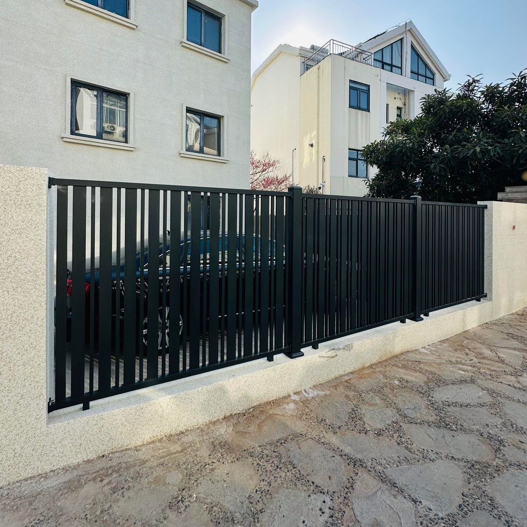 Waterproof Sunproof Aluminum Vertical Slat Fence for Villa Backyard Safety Rail Long Life