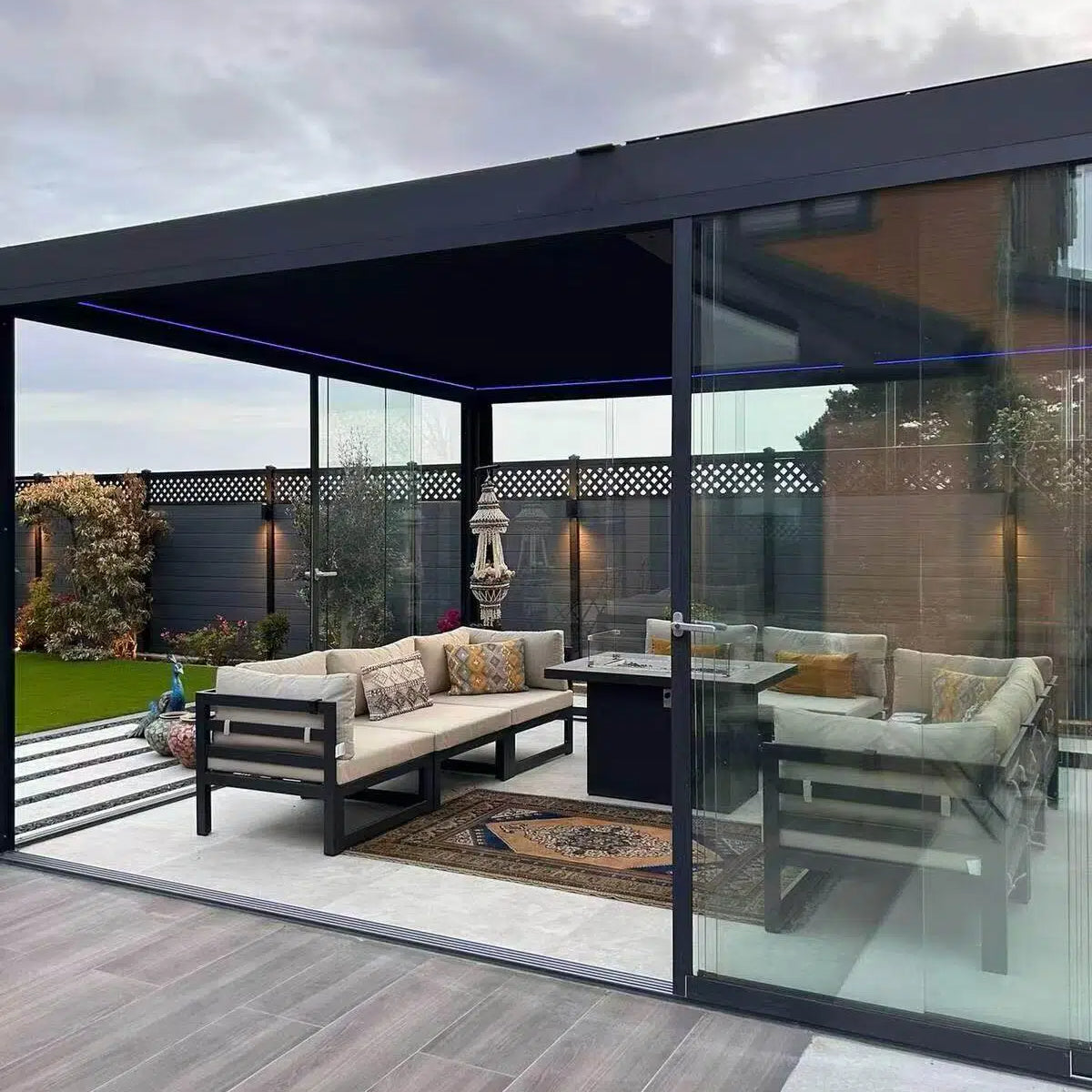 Morden Aluminum Alloy Electric Louvered Pergola with Sliding Glass Doors Customized Durable Outdoor Powder Coated Eco-Friendly