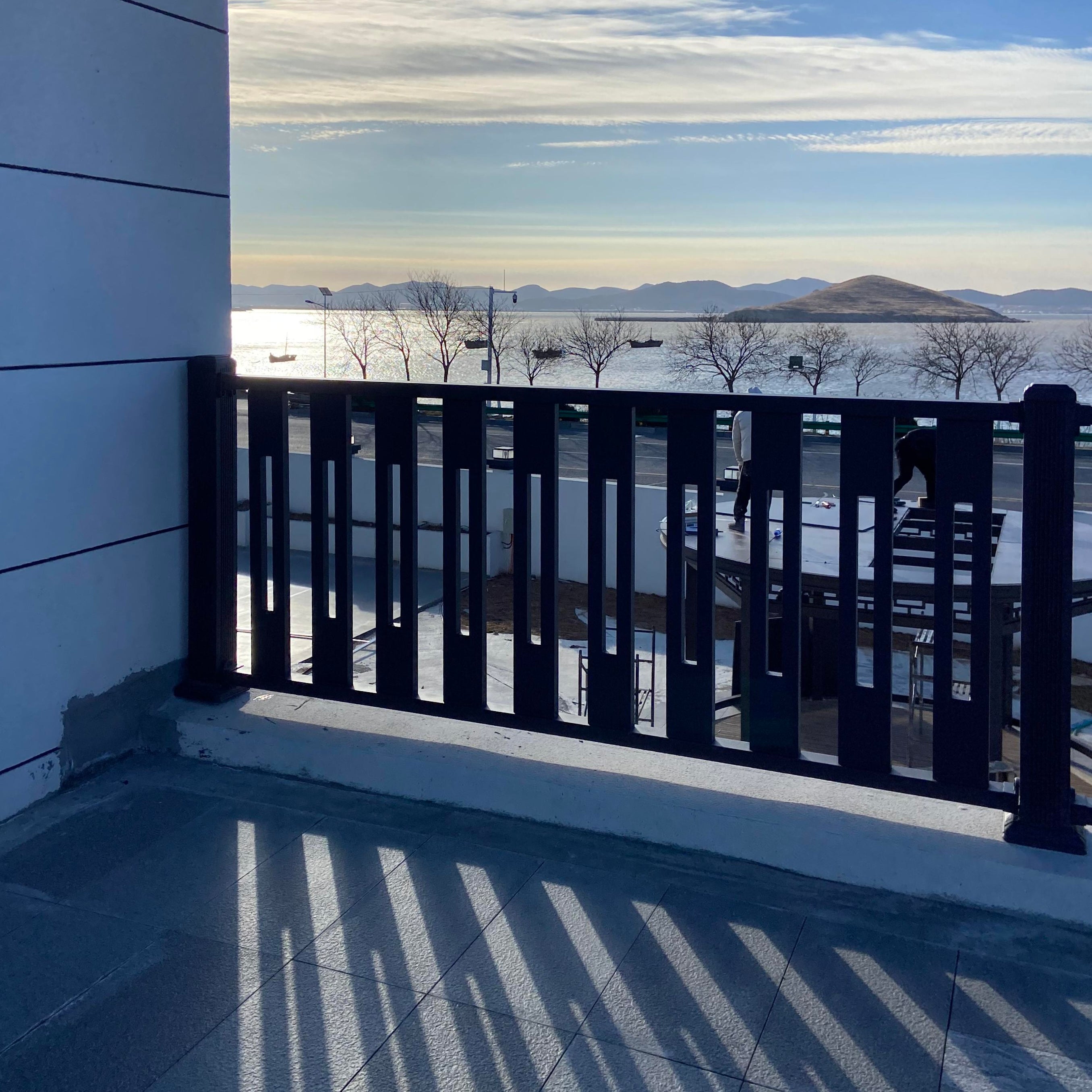 Aluminum Vertical Slat Fence with Open Spacing and Hollow Elements for Backyard Terrace Privacy Screen Rustproof Long Life